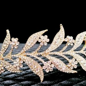 Gold tone Tierra Hair Topper